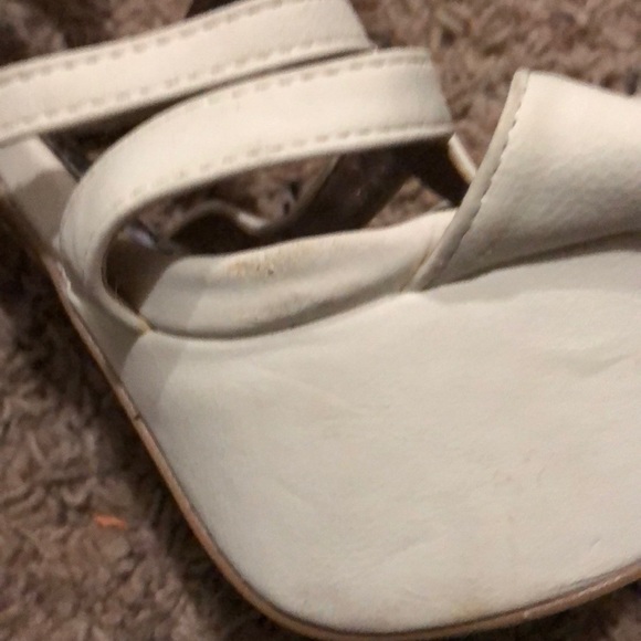 Cream platform sandals - Picture 4 of 7